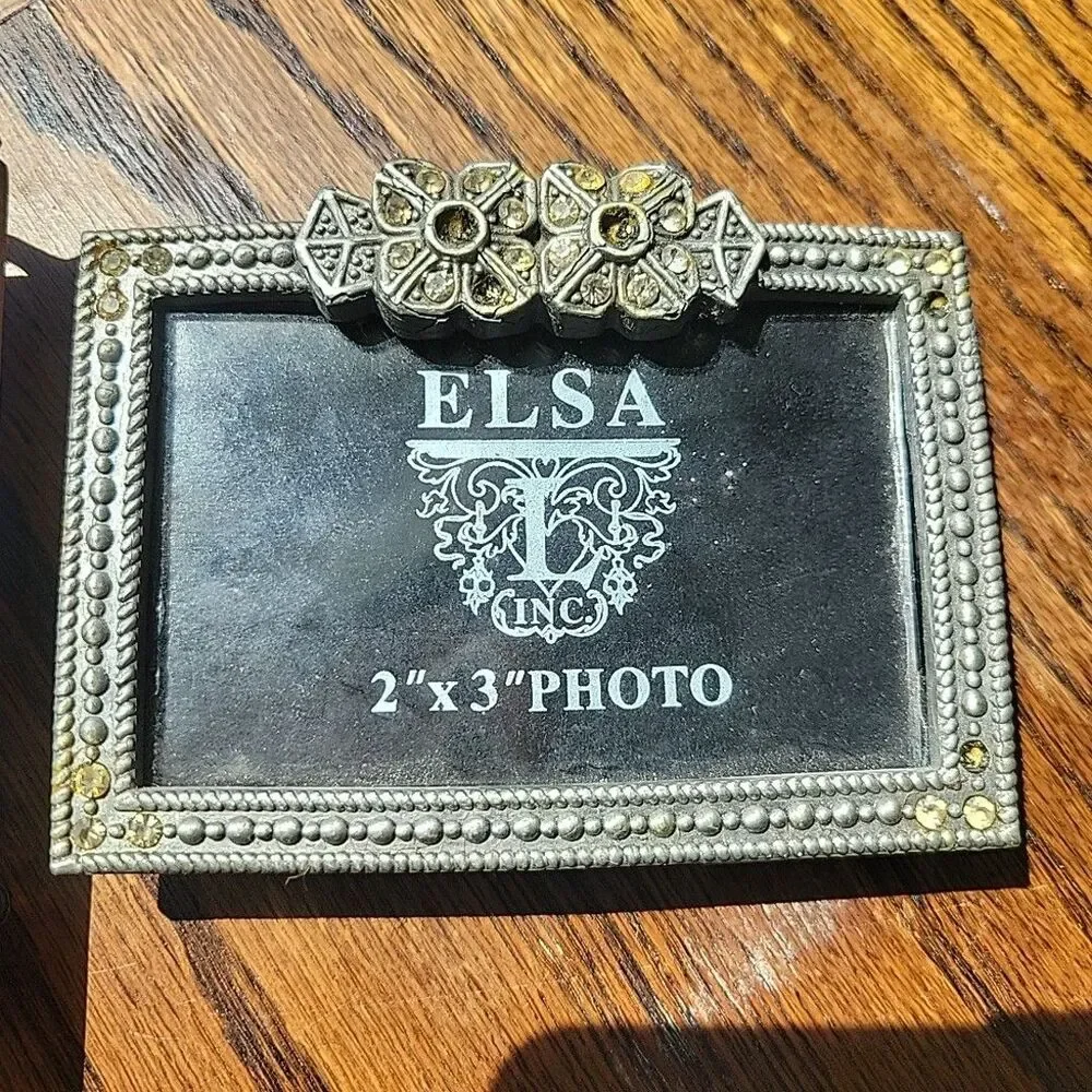 Vtg Pair Elsa Inc 2 x 3 photo frames Miniature Victorian Art Nouveau Bow Style